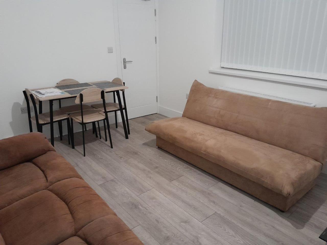 Ashfield New Place ニューカッスル・アンダー・ライム エクステリア 写真