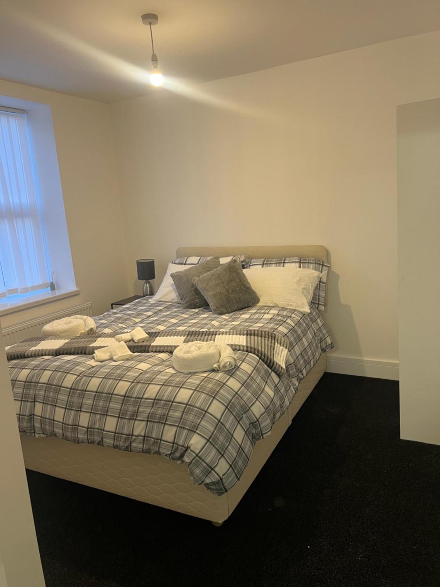 Ashfield New Place ニューカッスル・アンダー・ライム エクステリア 写真